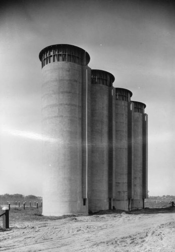 Los Angeles County Farm silos