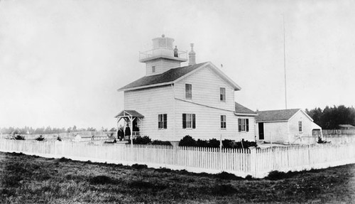 The first Santa Cruz Lighthouse