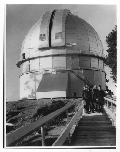 Albert Einstein, Edwin Powell Hubble, Walther mayer, Walter S. Adams, Arthur S. King and William W. Campbell on the footbridge leading to the 100-inch telescope dome, Mount Wilson Observatory