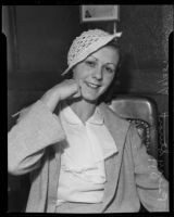 Dancer Peggy Stuart in court for divorce, Los Angeles, 1935