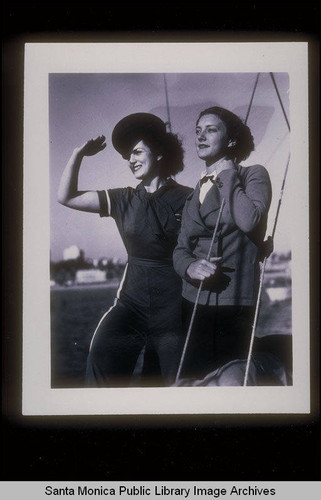 Women sailing in Santa Monica Yacht Harbor