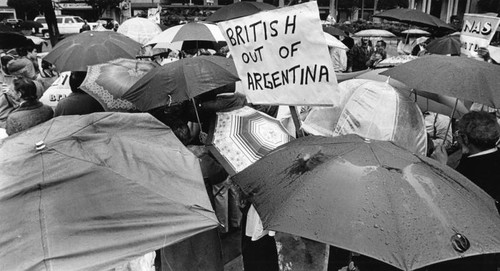 Argentine demonstrators at Pershing Square