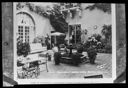 Interior patio of the residence of Harold Lloyd, Beverly Hills, Cal
