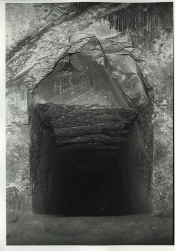 Cave shaft at Jabal al-Ṭārif