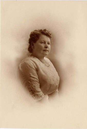 Anna P. (Mrs. Kenyon) Warren (1868-1951), a Founder of SoPas Womens' Club