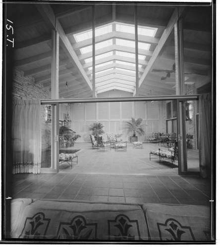Pace Setter House of 1961 [Halff, Hugh, residence]. Outdoor living space