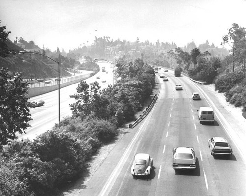 Southbound Hollywood Freeway, a view