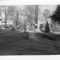 Exterior view of the California State Capitol facing north toward L Street before the driveway was demolished
