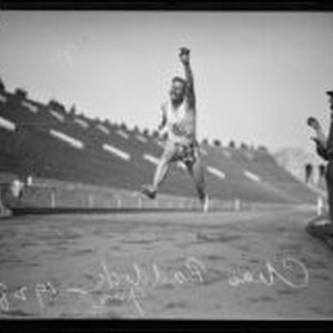 Charley Paddock leaping through finish line at Los Angeles Coliseum ...
