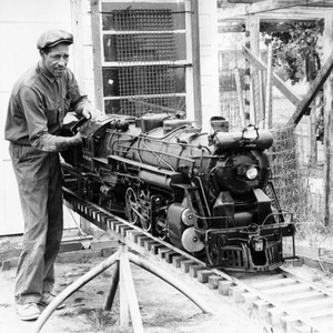 Veteran pilot builds steam train for kids — Calisphere