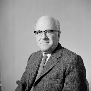 Hans Suess — Calisphere