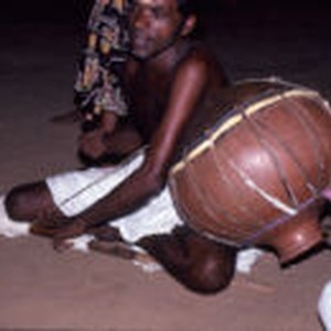 Sarpam Thullal Pulluvan Serpent Ritual - O. K. Raman sings and plays a ...