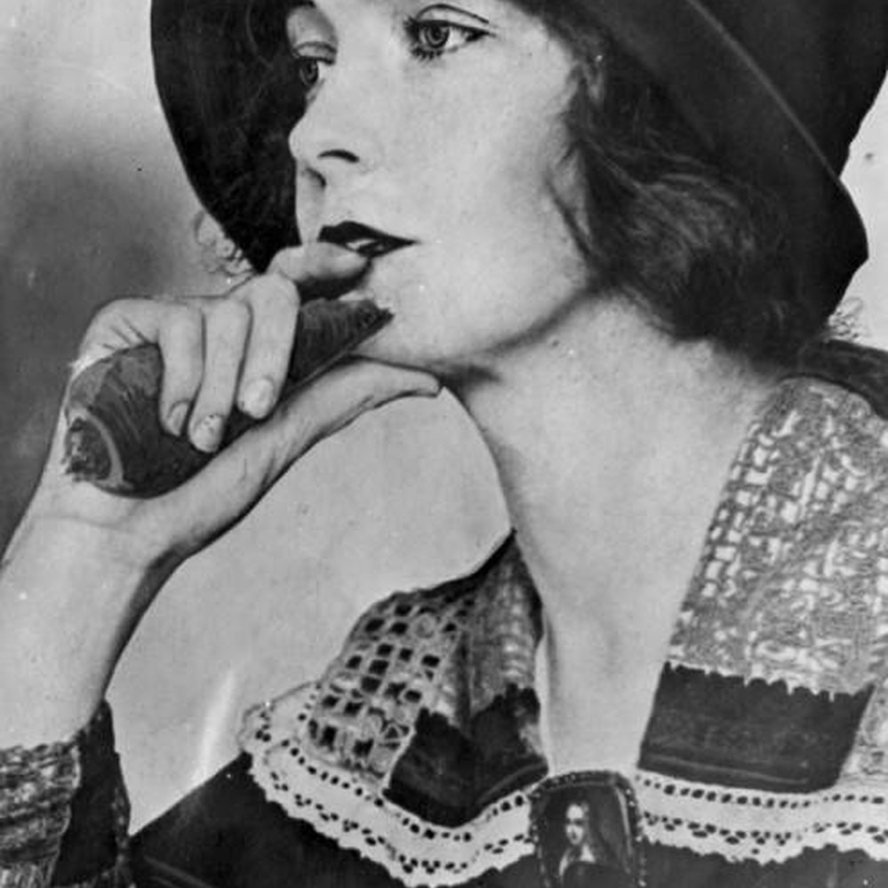 Lillian Gish — Calisphere, image size:999x999