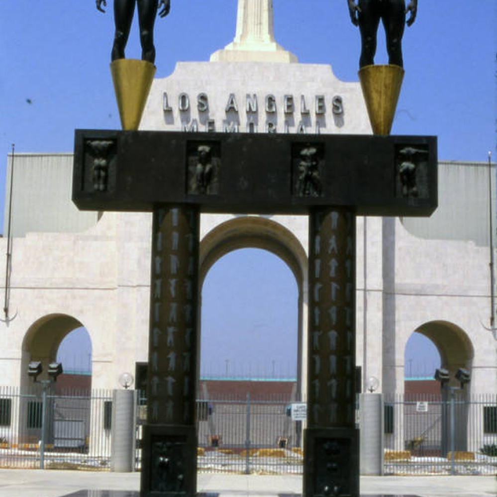 【美品】チャゲアス／THE LONGEST TOUR MEMORIAL Robert Graham sculpture, Olympic Gateway, Los Angeles