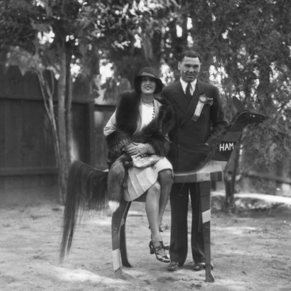 Jack Dempsey and his wife — Calisphere, image size:999x999