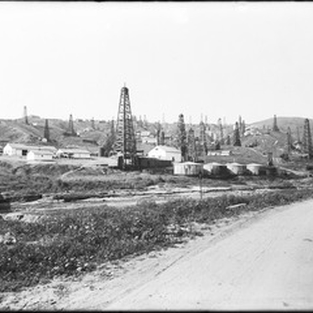 La Brea Oil Field, ca.1910-1930 — Calisphere