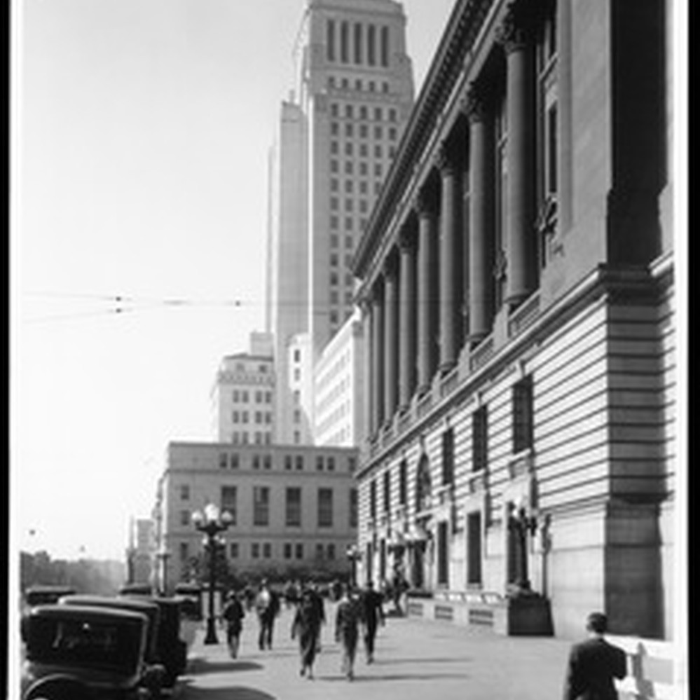Exterior view of Los Angeles's old Federal Building and the