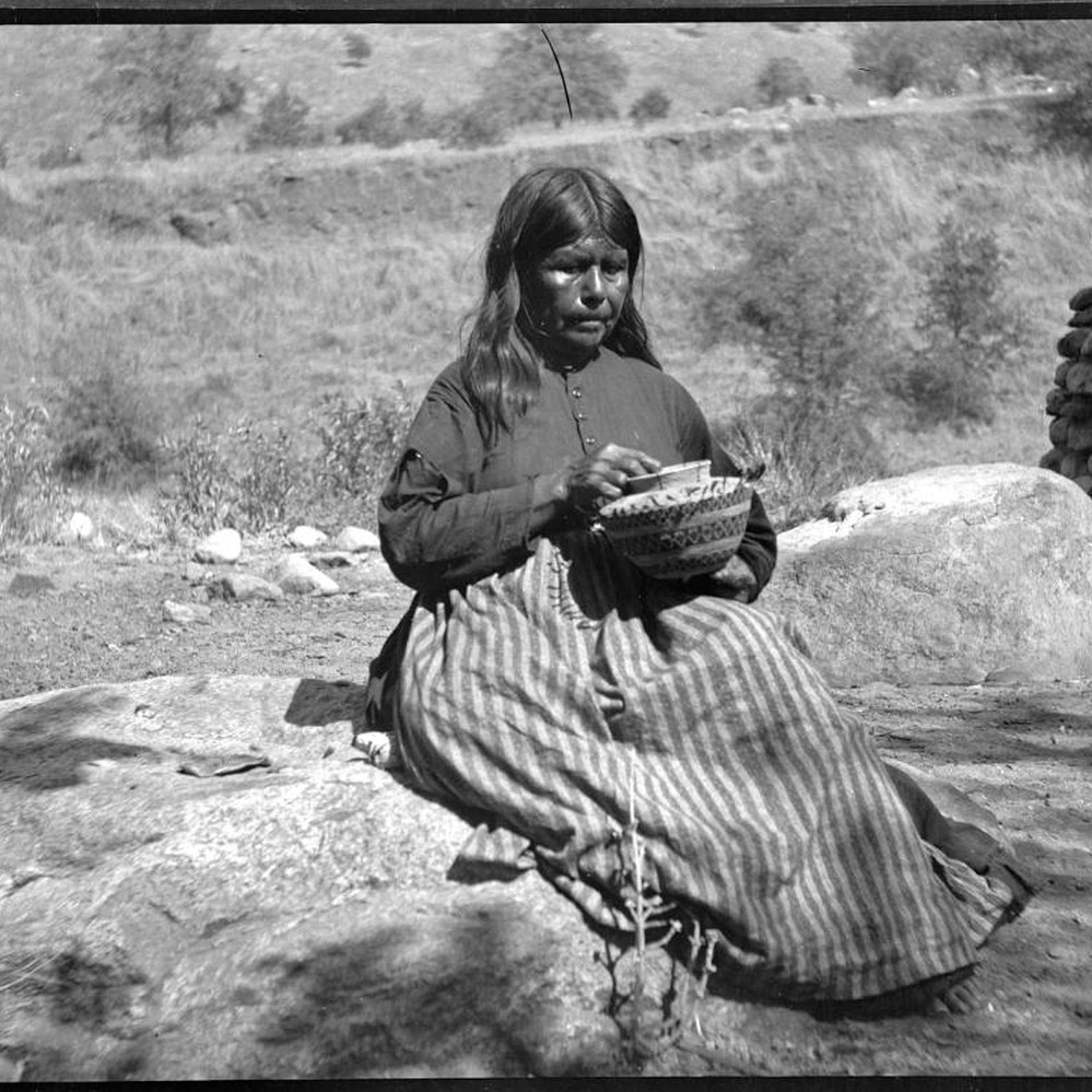 Handbook of Yokuts Indians: Latta, Frank F.: 9781892622099