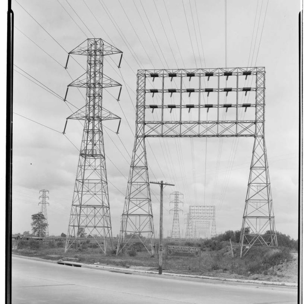 洋書 Transmission Lines and Electromagnetic Transmission Lines: Equivalent Circuits, Electromagnetic
