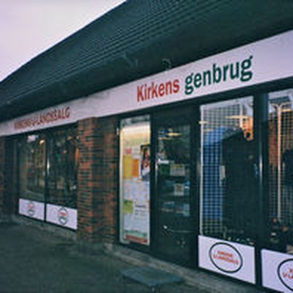 Pakistan Lure spids "Kirkens Genbrug" and U-country Sale, (Måløv?), 1999. From January 2014 the  Danmission Recyclin — Calisphere